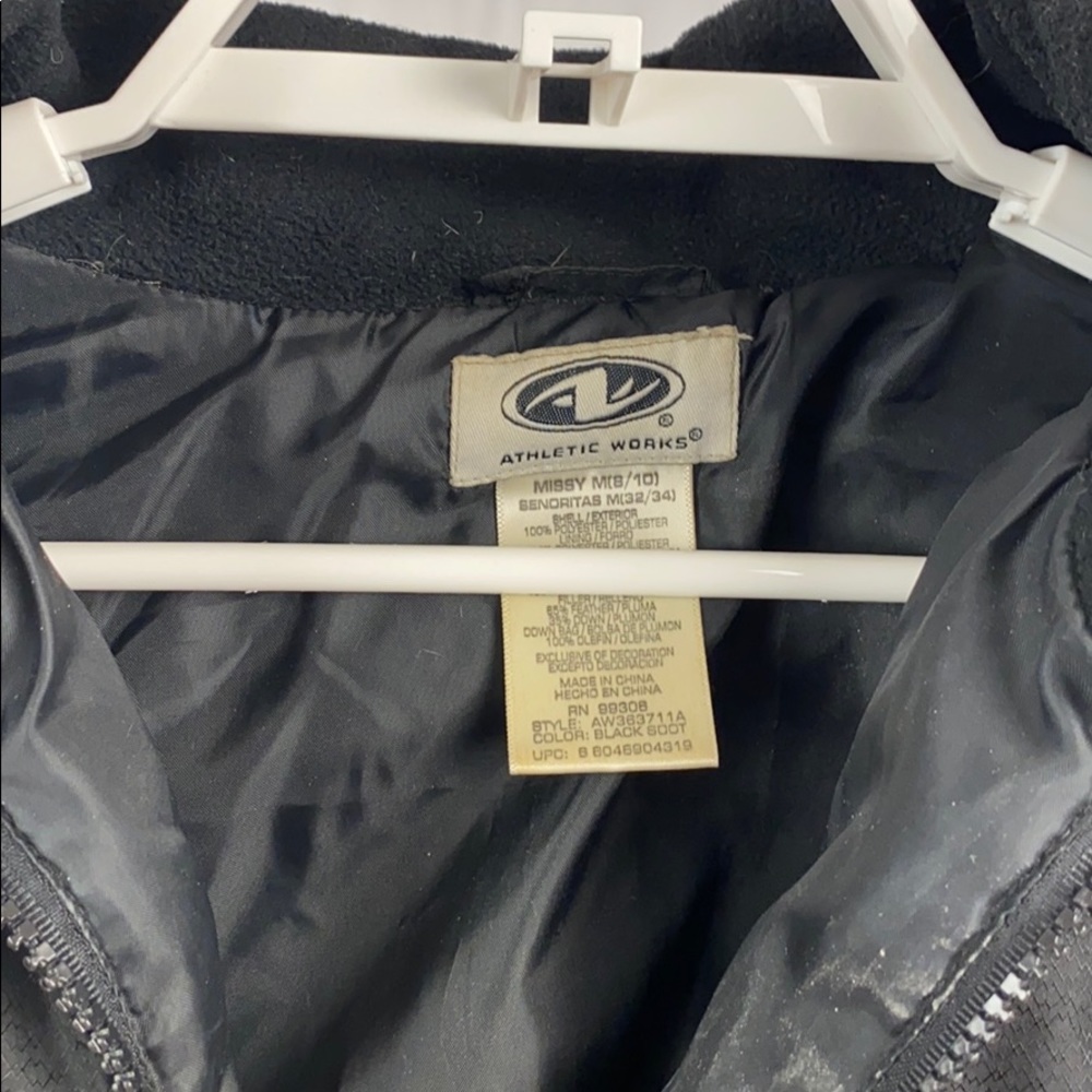DOWN Medium Athletic Works Jacket or liner - Picture 2 of 3